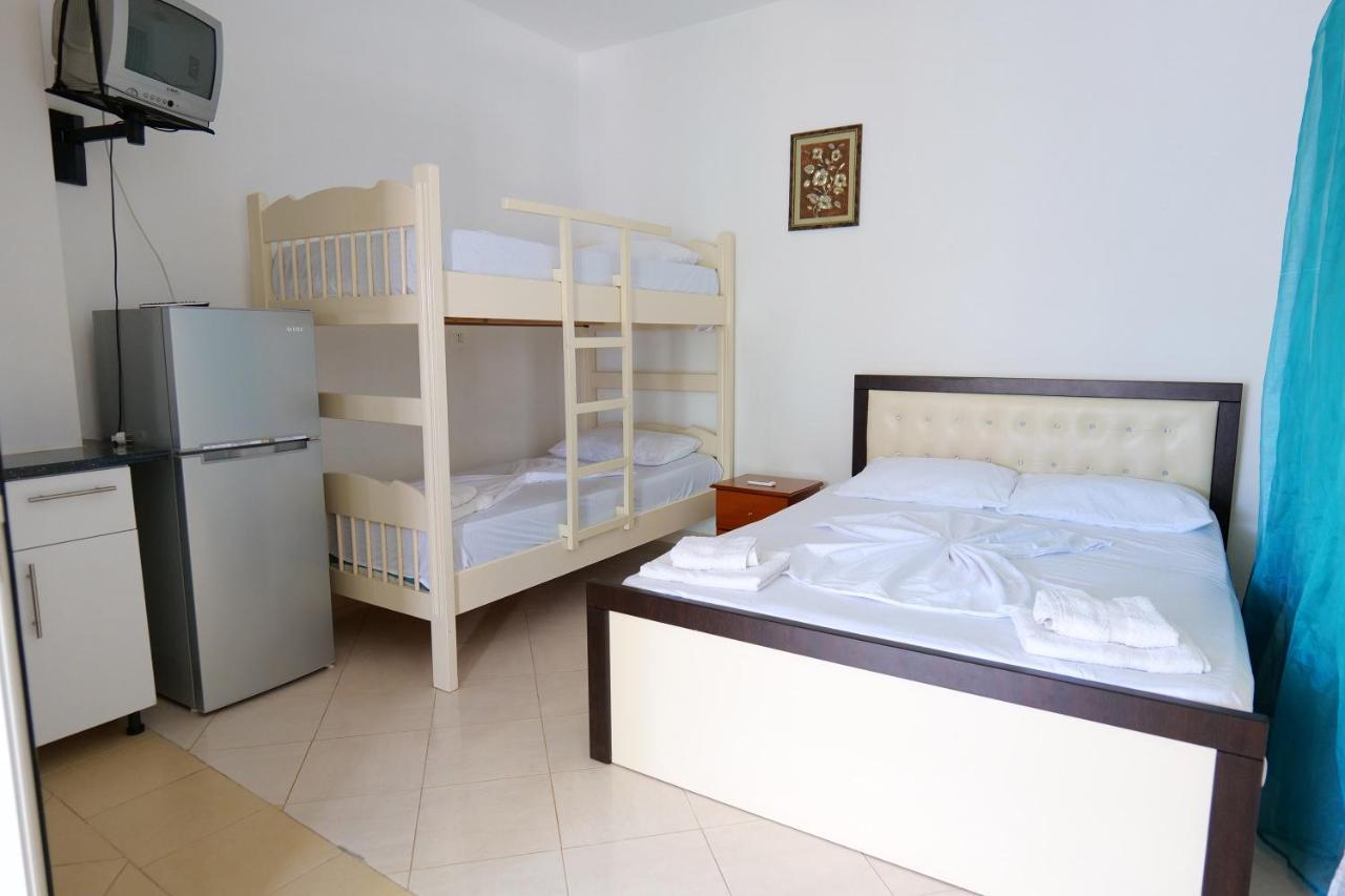 Vila Fredi Ksamil Luaran gambar
