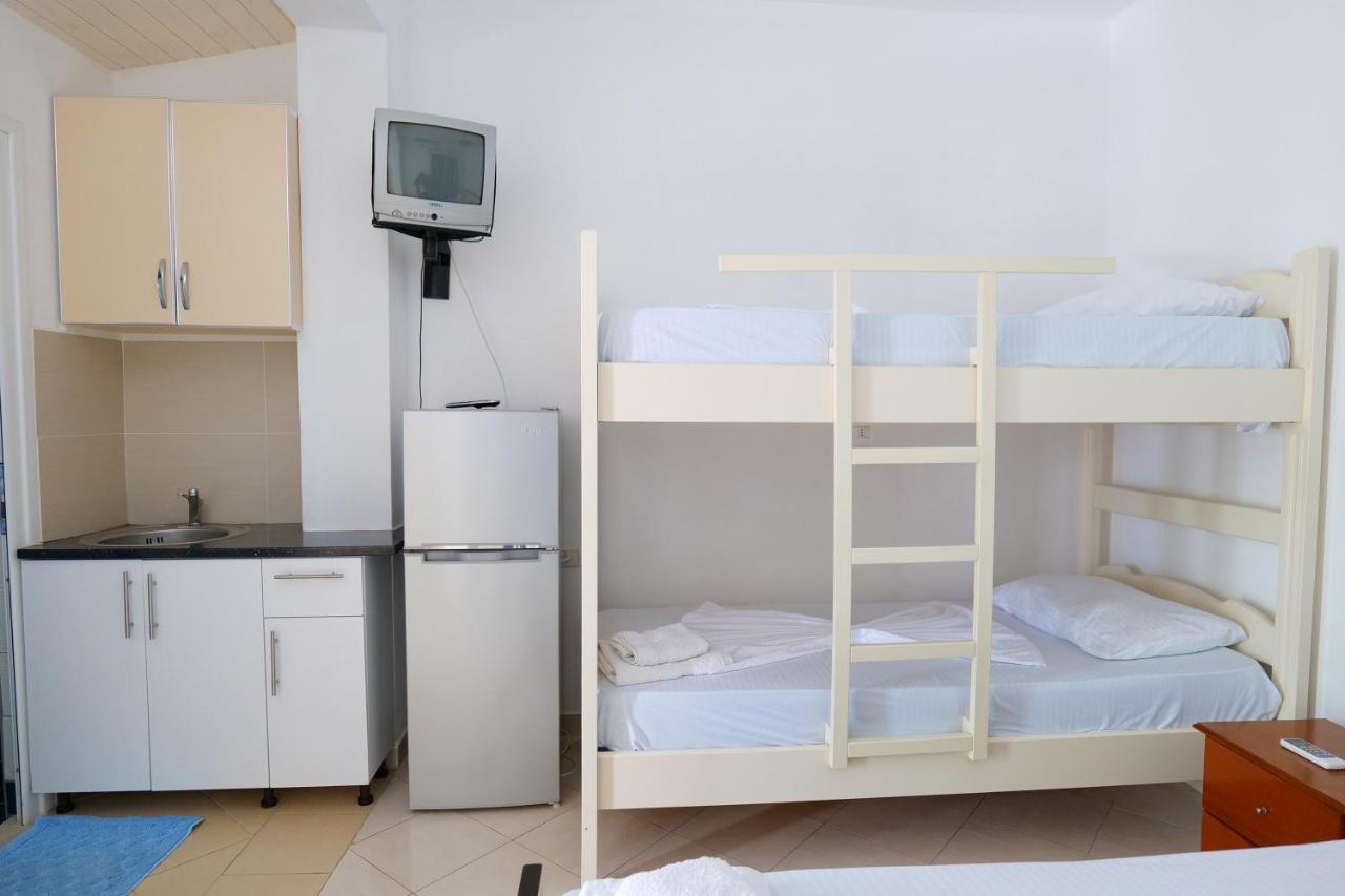 Vila Fredi Ksamil Luaran gambar