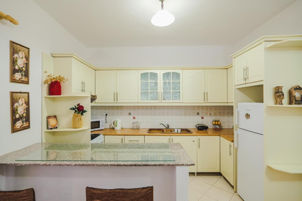 Vila Fredi Ksamil Luaran gambar