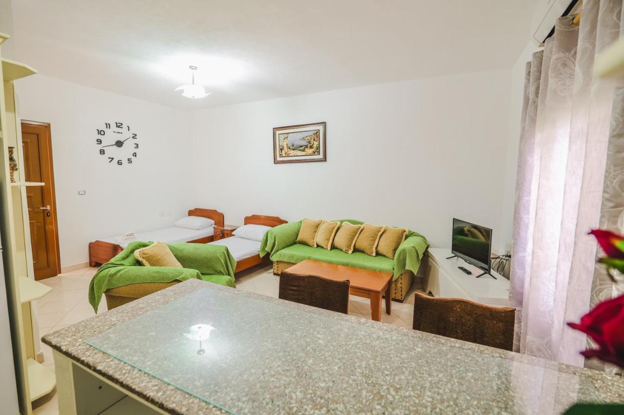 Vila Fredi Ksamil Luaran gambar