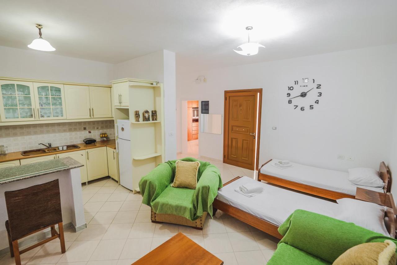 Vila Fredi Ksamil Luaran gambar